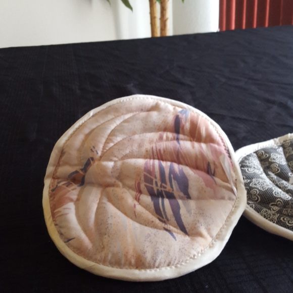 Chicken Pot Holders. - Picture 3 of 5